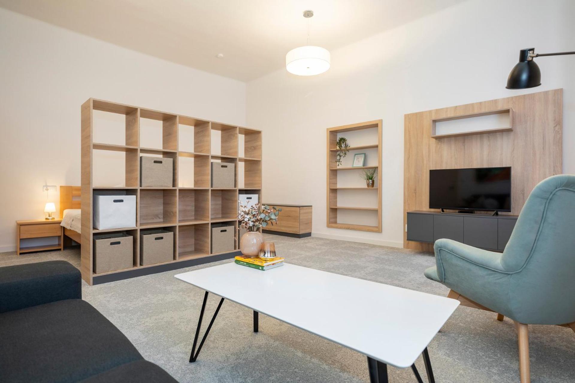 Alure Residences 10 - 24H Self Check-In & Private Parking Next To The Apartment Building Included, City Center Right On Snp Square In A Quiet Passage, New Building, Best Deal In Town Банска-Бистрица Экстерьер фото