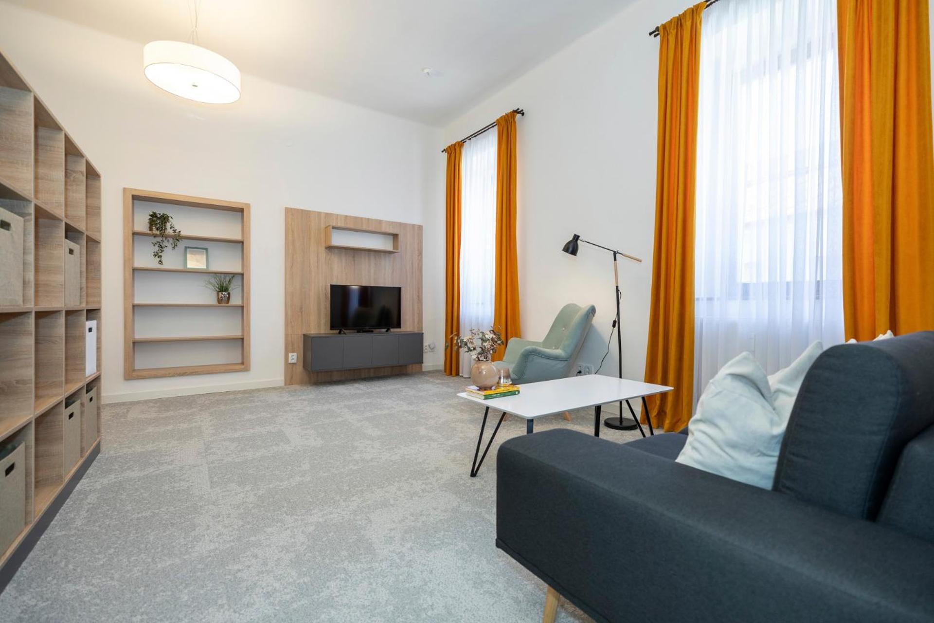 Alure Residences 10 - 24H Self Check-In & Private Parking Next To The Apartment Building Included, City Center Right On Snp Square In A Quiet Passage, New Building, Best Deal In Town Банска-Бистрица Экстерьер фото