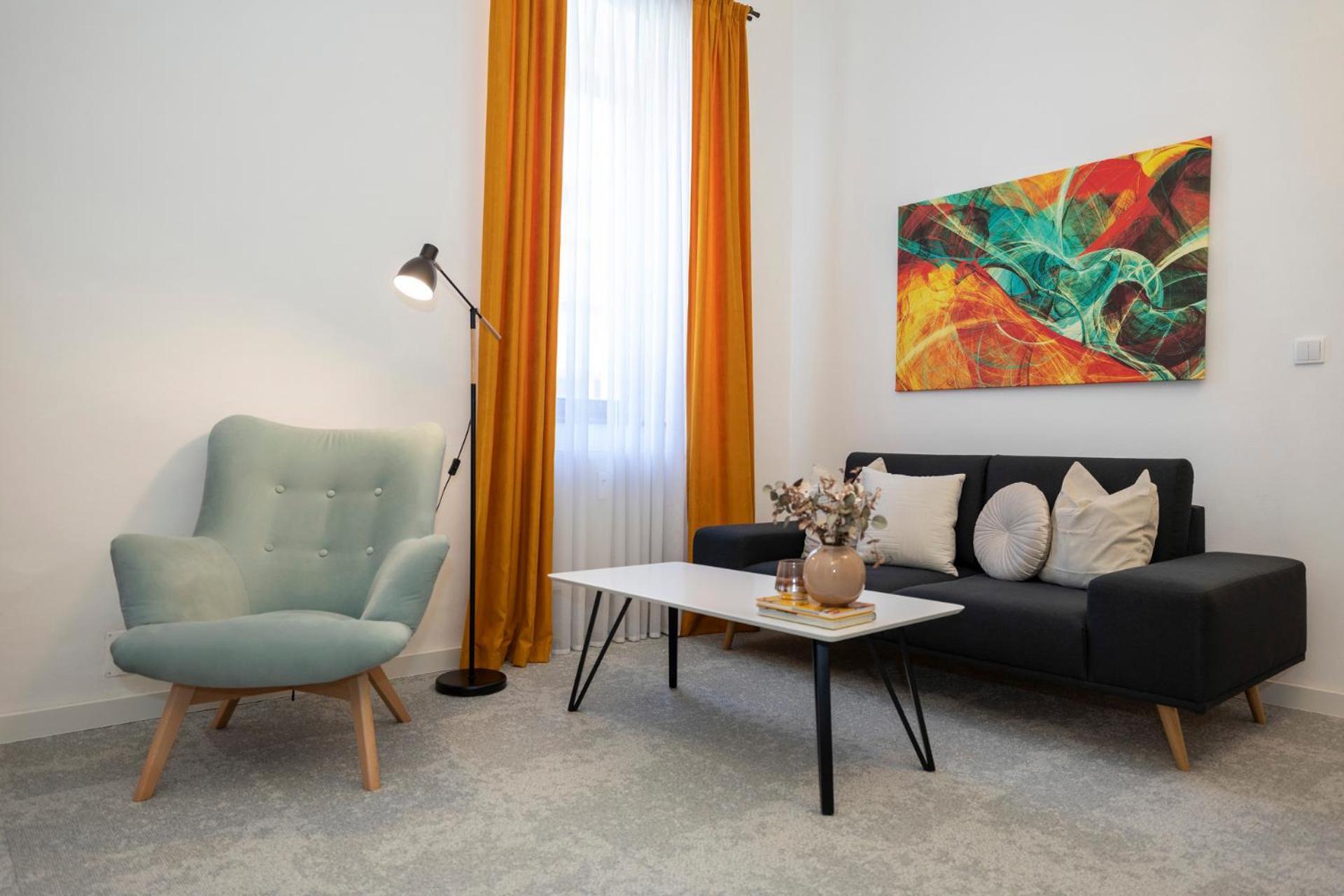 Alure Residences 10 - 24H Self Check-In & Private Parking Next To The Apartment Building Included, City Center Right On Snp Square In A Quiet Passage, New Building, Best Deal In Town Банска-Бистрица Экстерьер фото